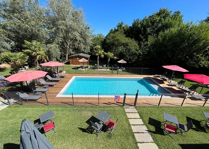 ホテル Restaurant Du Parc Logis Elegance 3*