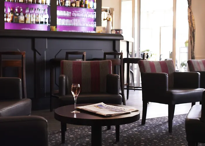 ホテル Restaurant Du Parc Logis Elegance 3*