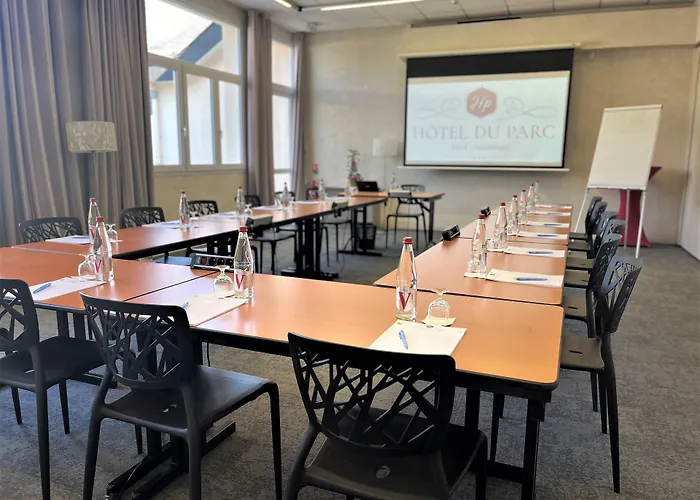 ホテル Restaurant Du Parc Logis Elegance 3*