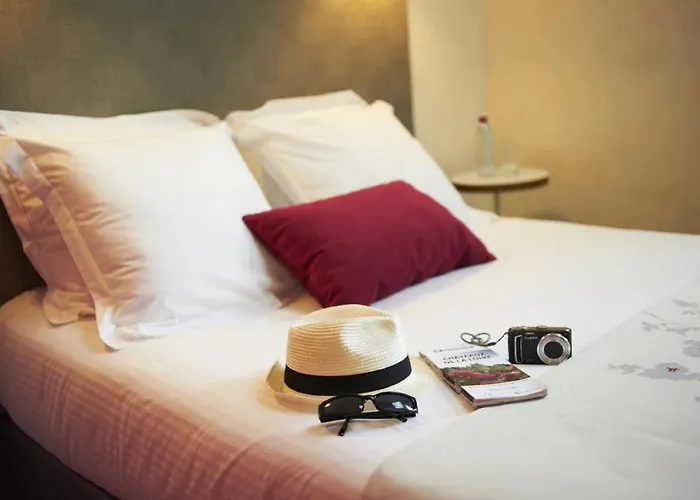 ホテル Restaurant Du Parc Logis Elegance 3*